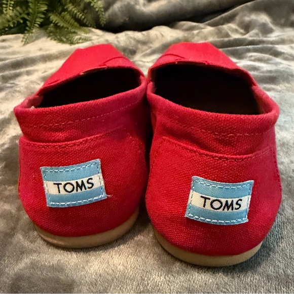 TOMS Women's Red Canvas Slip-On Shoes - Picture 2 of 5